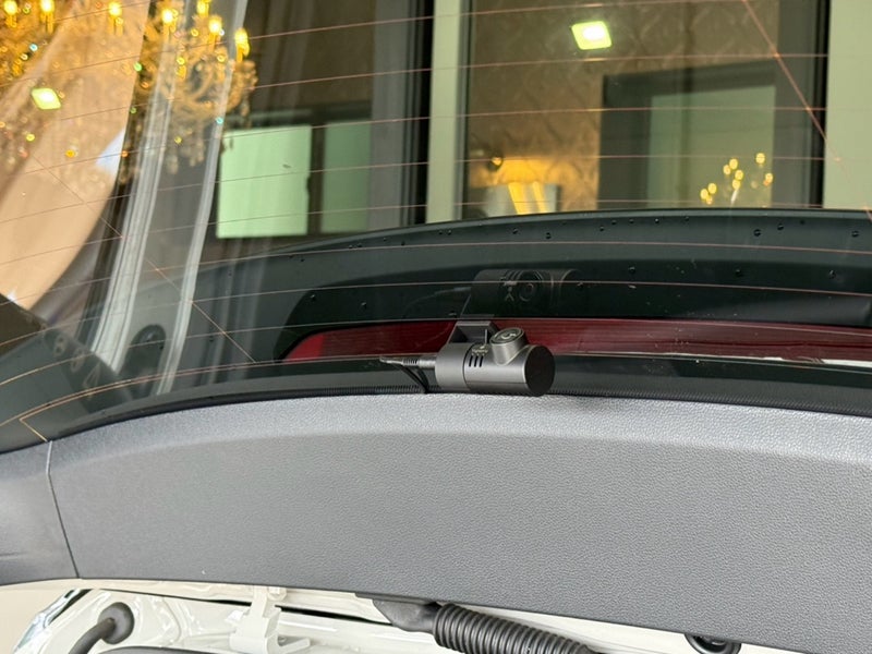 T-ROCにユピテル前後ドラレコ取り付け