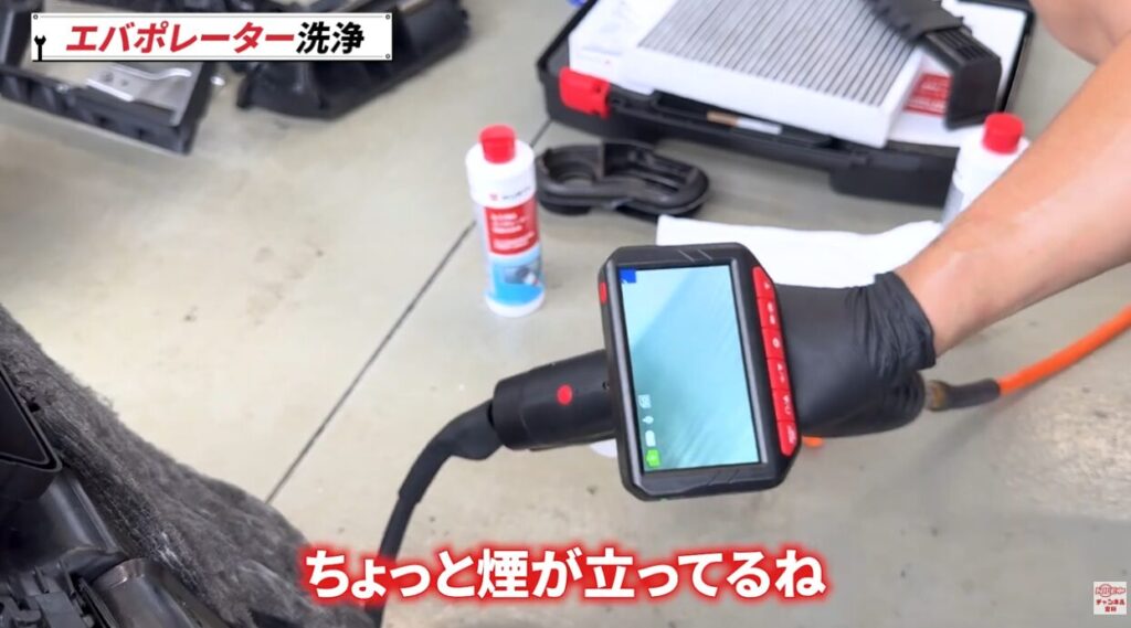 車のエアコンがカビ臭い原因はエバポレーター｜洗浄方法と対策を解説