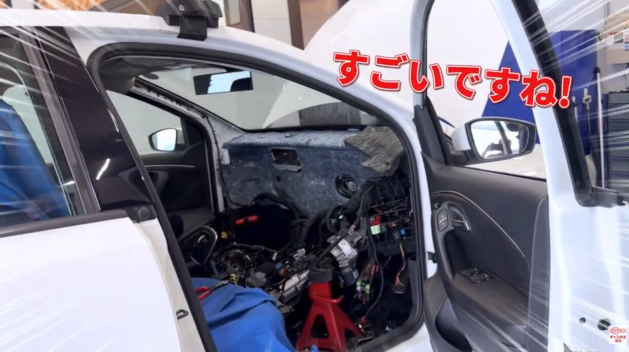 車のエアコンがカビ臭い原因はエバポレーター｜洗浄方法と対策を解説