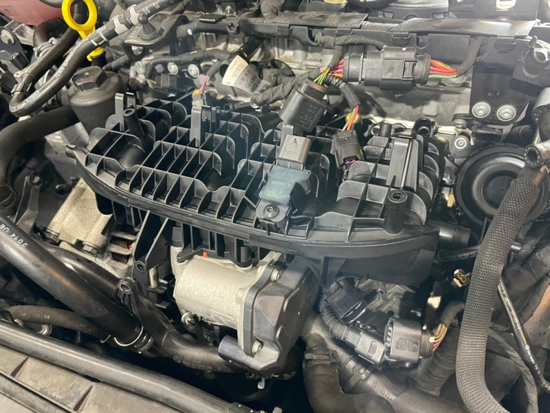 ゴルフ7GTIのインテークマニホールド交換‼︎