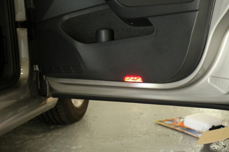 ゴルフ７にダウンサス＆カーテシランプ取付！！