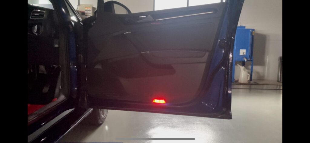 ゴルフ7.5の反射板をカーテシランプ化|ドア下LEDで見た目も実用性もワングレードアップ