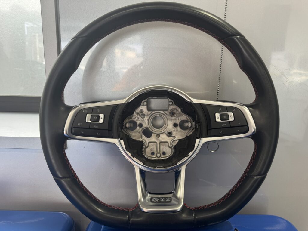 ステアリングの擦れ