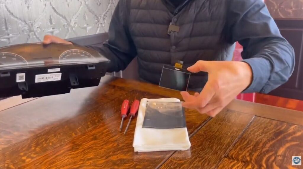 メーター交換ではなく液晶パネル交換で対応可能